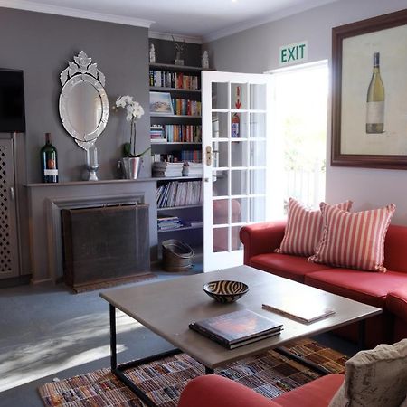 Constantia White Lodge Guest House Cape Town Exterior photo