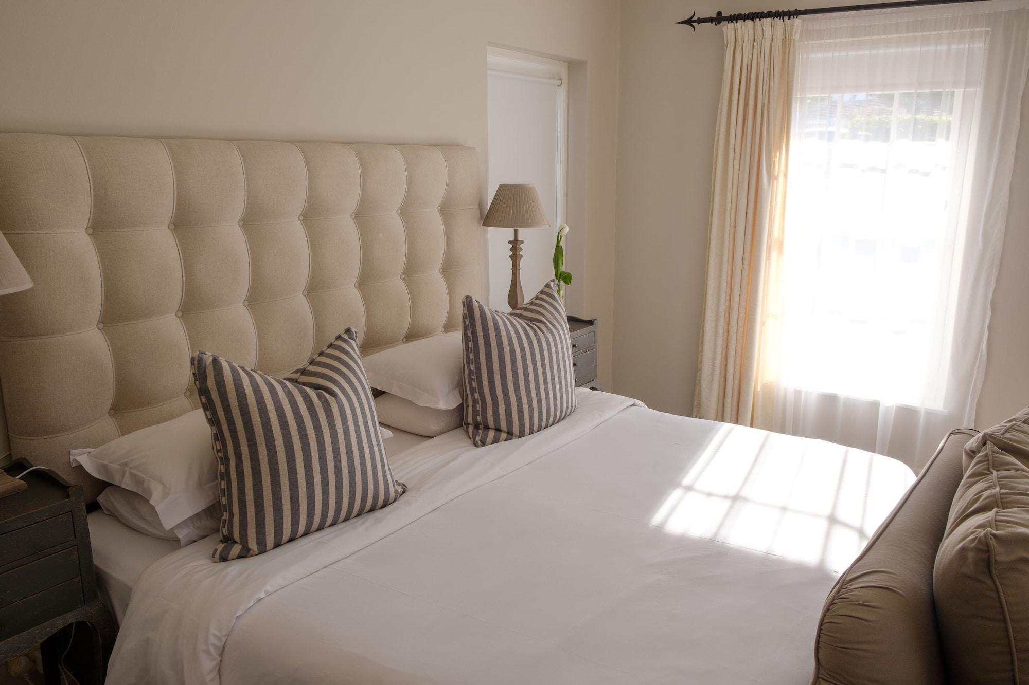 Constantia White Lodge Guest House Cape Town Exterior photo
