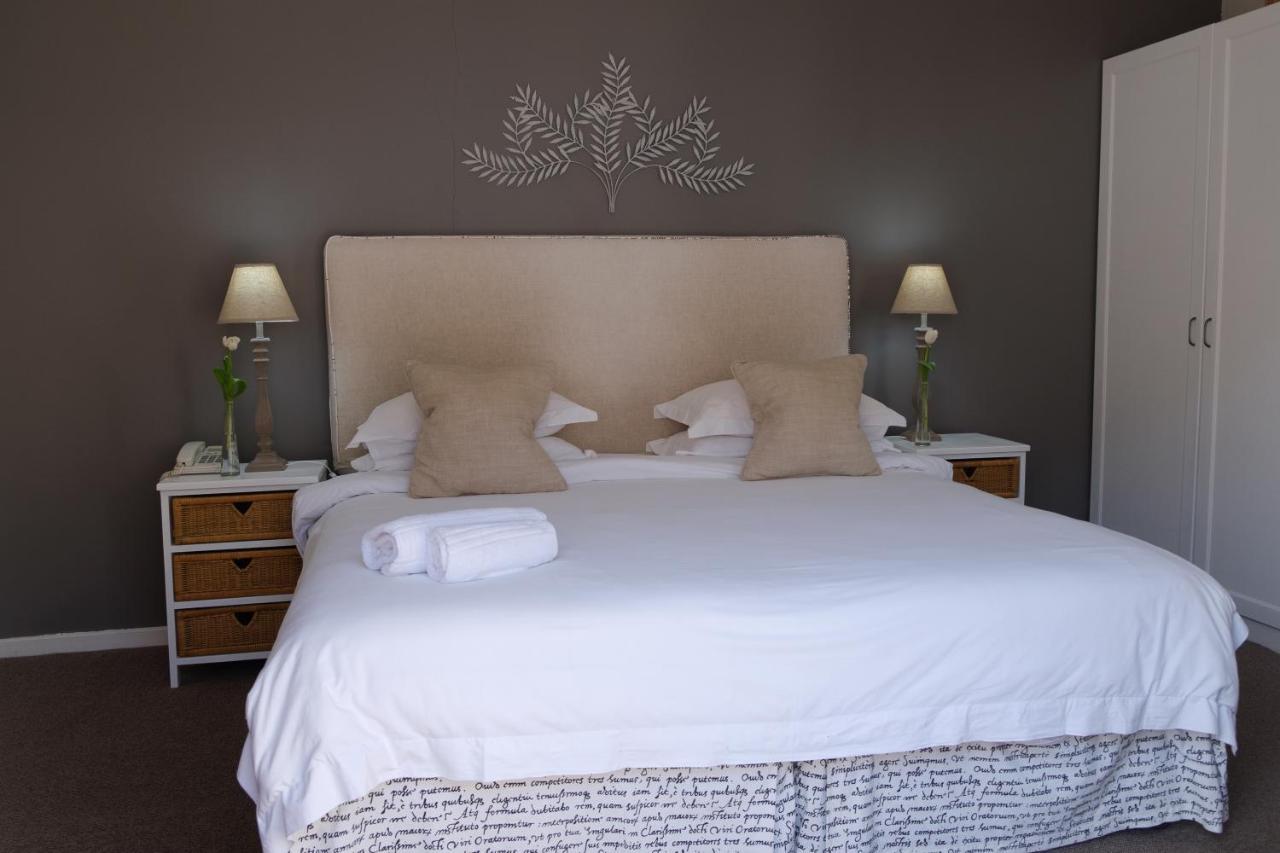 Constantia White Lodge Guest House Cape Town Exterior photo
