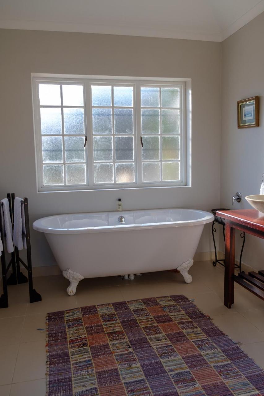 Constantia White Lodge Guest House Cape Town Exterior photo