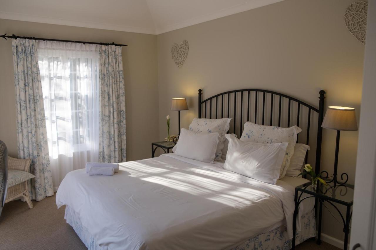 Constantia White Lodge Guest House Cape Town Exterior photo